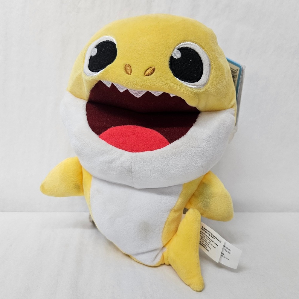 Pinkfong Baby Shark Song Puppet with Tempo Control Yellow Interactive Plush Toy